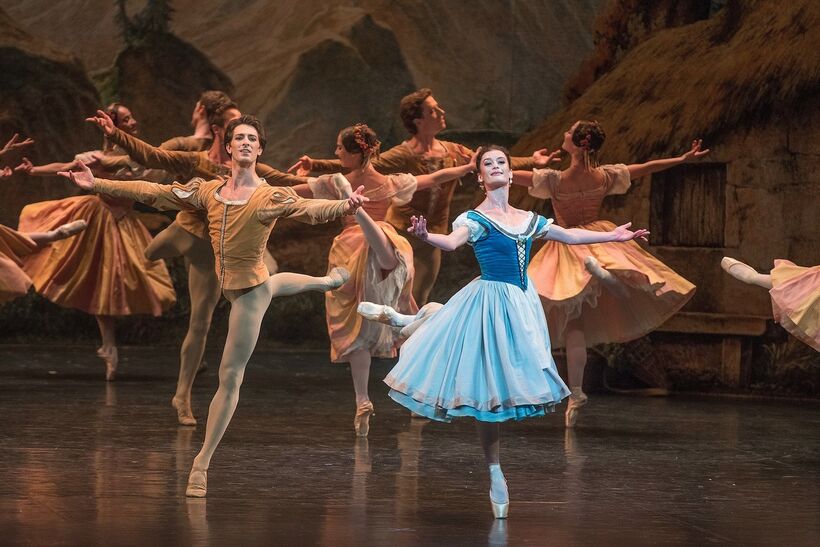 Giselle (Aurelie Dupont, Mathieu Ganio). Foto: Stephanie Berger.